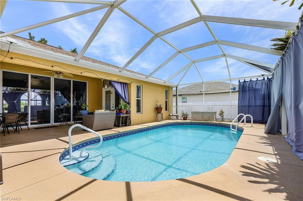 2216 NE 7th Pl , Cape Coral, FL 33909 Photo