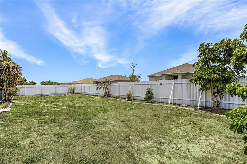 2216 NE 7th Pl, Cape Coral, FL 33909 Photo