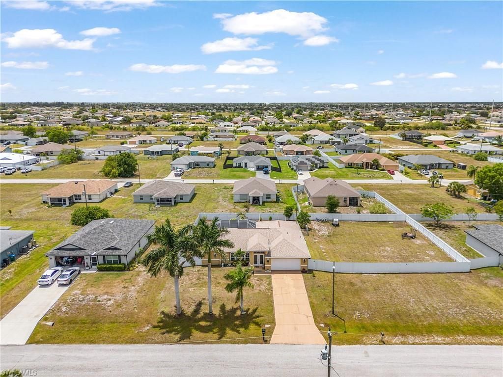 2216 NE 7th Pl , Cape Coral, FL 33909 Photo