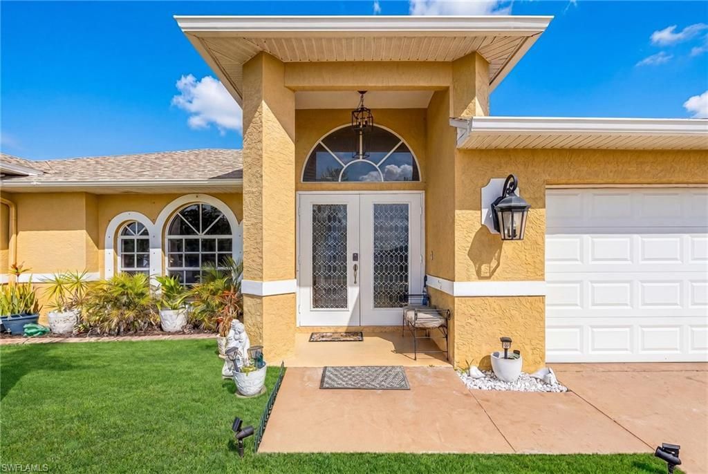 2216 NE 7th Pl, Cape Coral, FL 33909 Photo