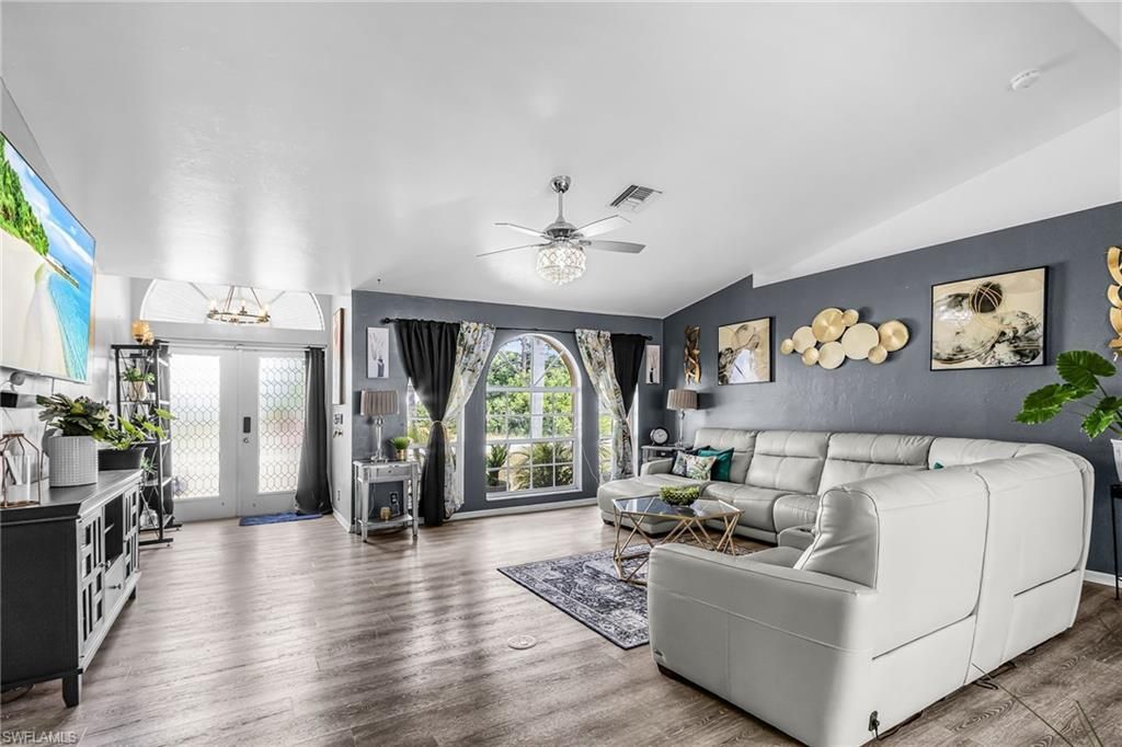 2216 NE 7th Pl, Cape Coral, FL 33909 Photo