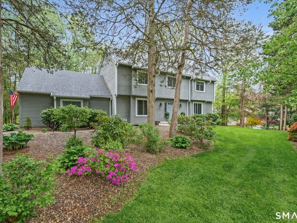 22 Walts, Bloomfield, CT 06002