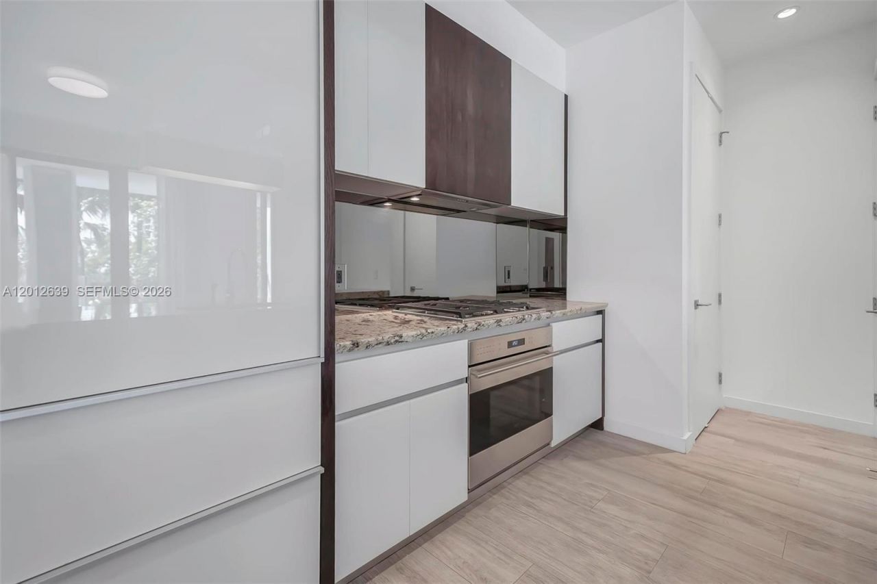 2831 S Bayshore Dr , Unit 402, Miami, FL 33133 Photo