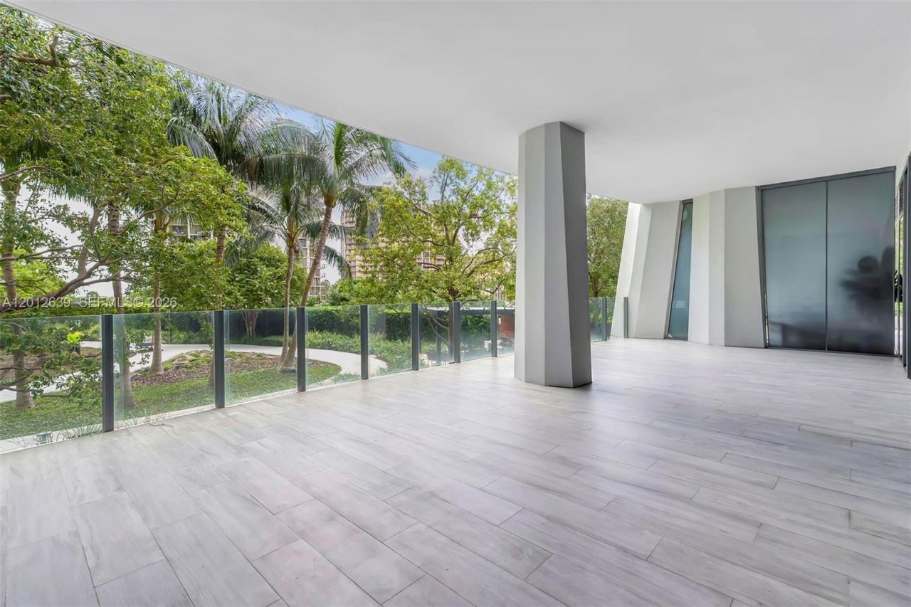 2831 S Bayshore Dr , Unit 402, Miami, FL 33133 Photo