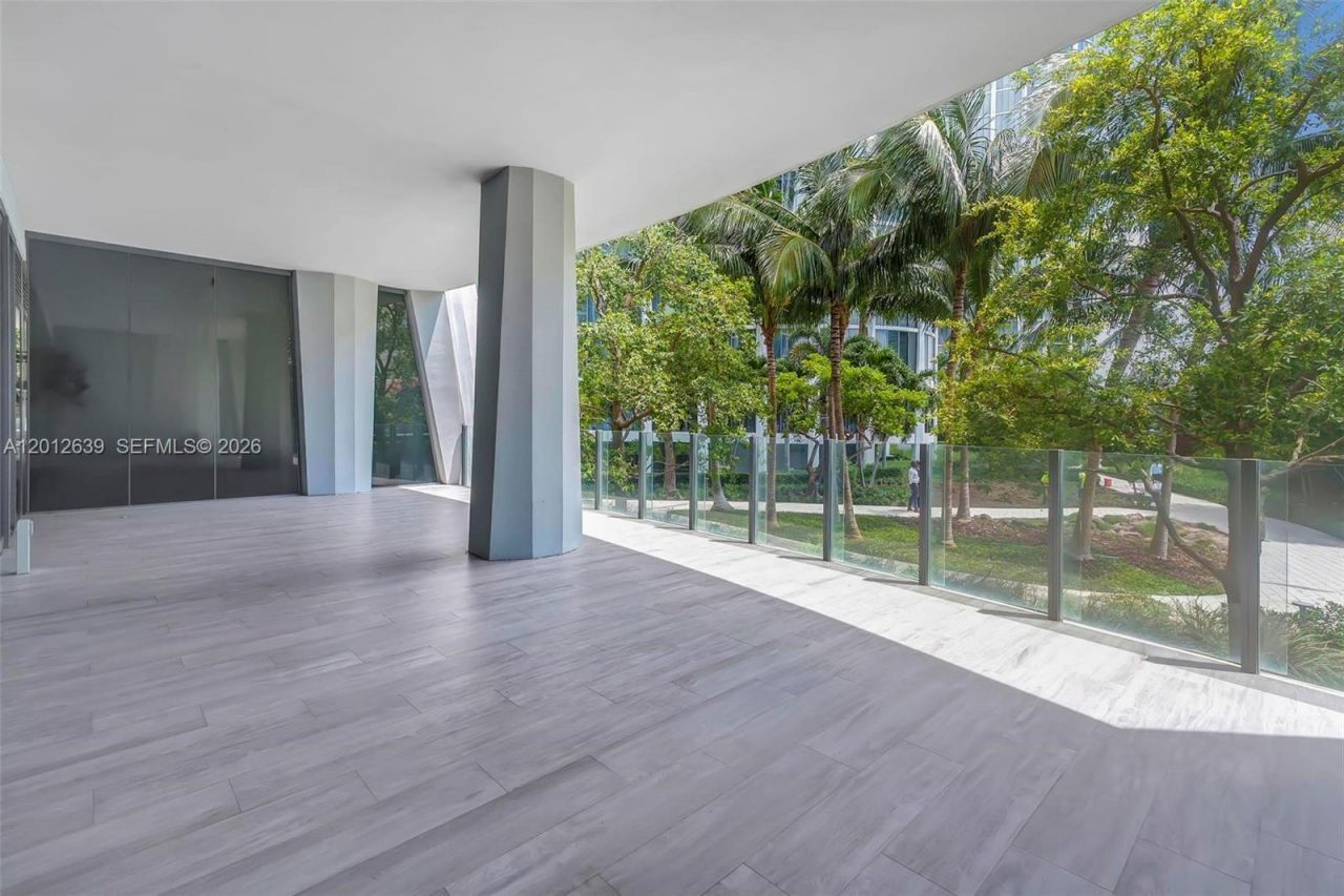 2831 S Bayshore Dr , Unit 402, Miami, FL 33133 Photo