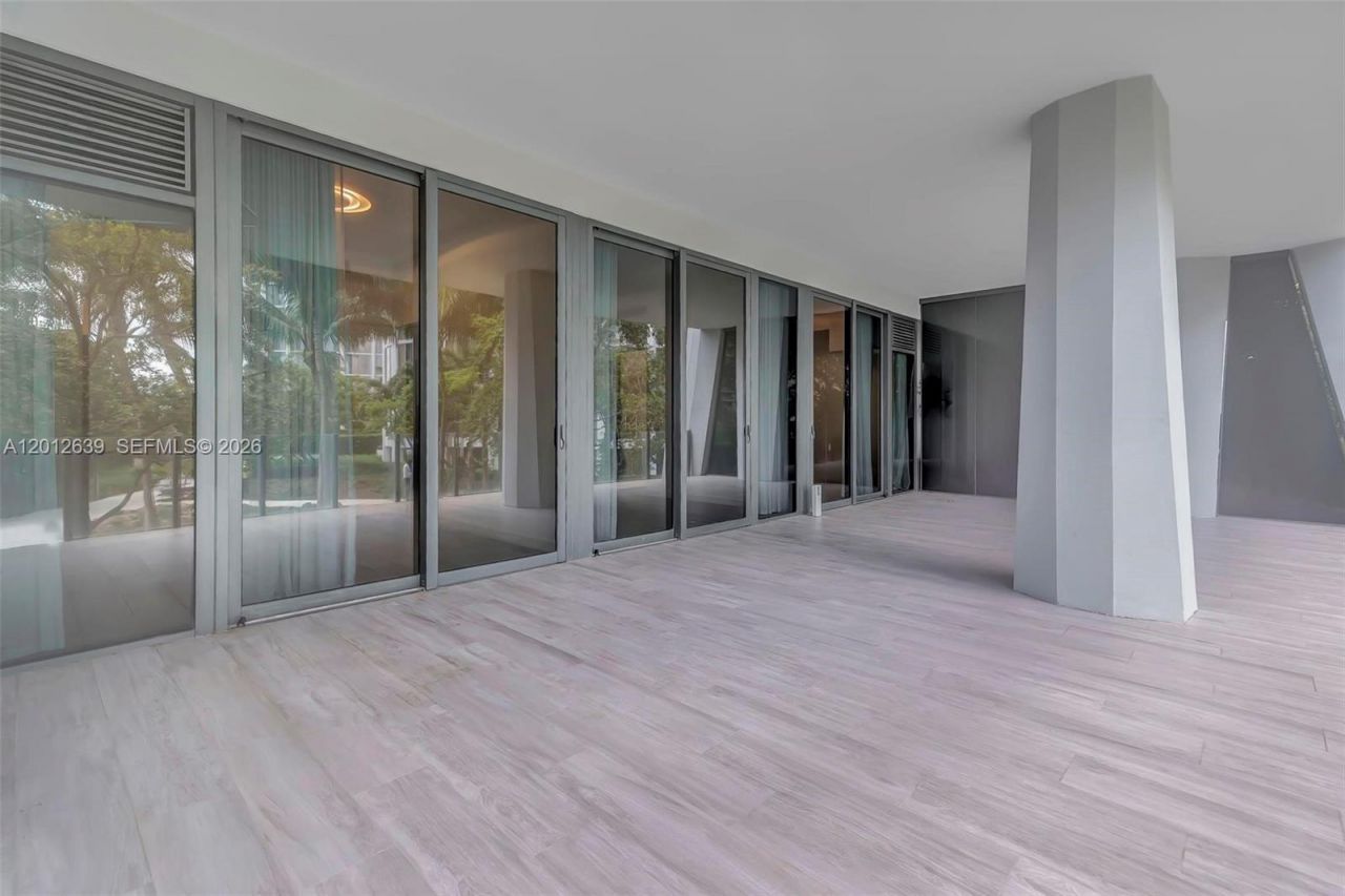 2831 S Bayshore Dr , Unit 402, Miami, FL 33133 Photo