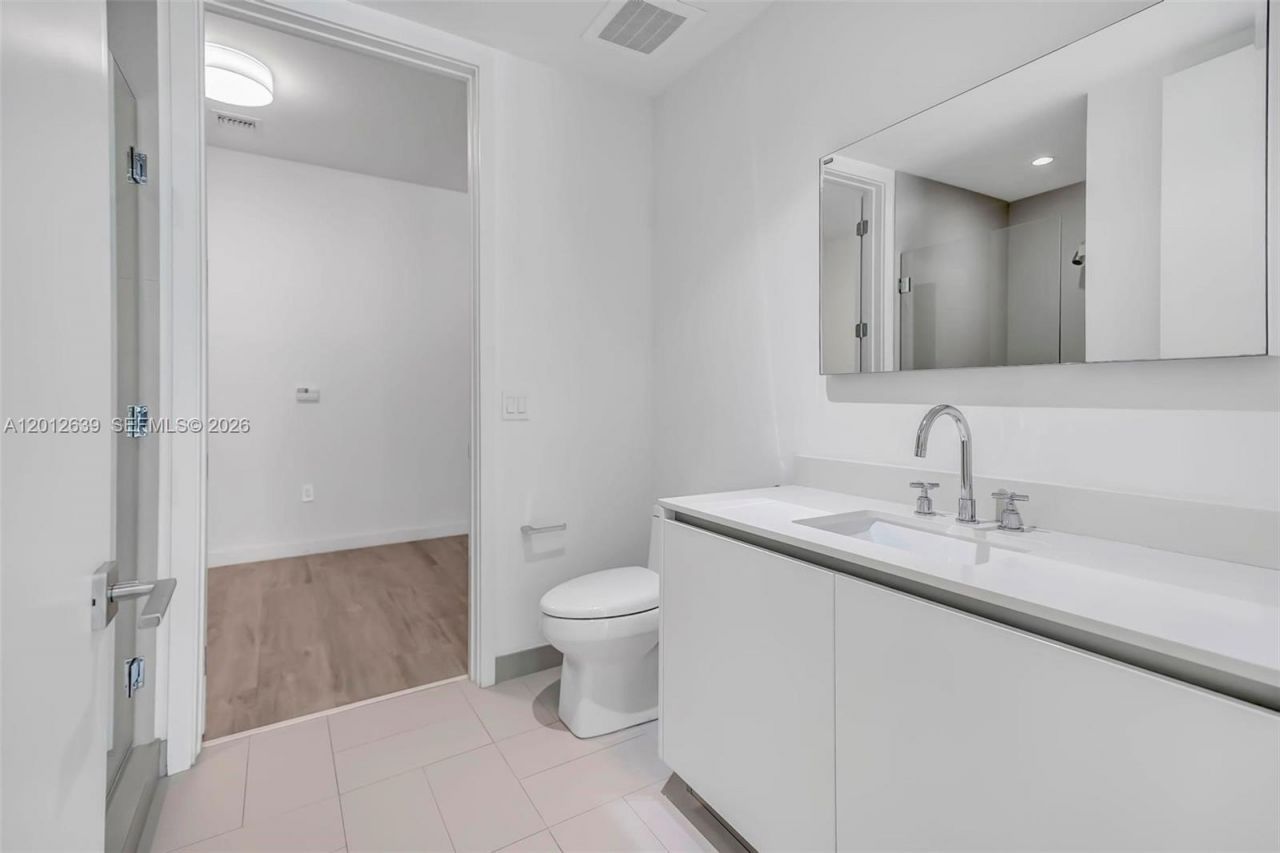 2831 S Bayshore Dr , Unit 402, Miami, FL 33133 Photo