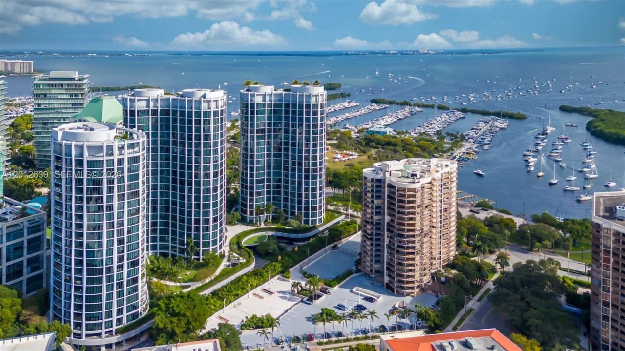 2831 S Bayshore Dr , Unit 402, Miami, FL 33133 Photo