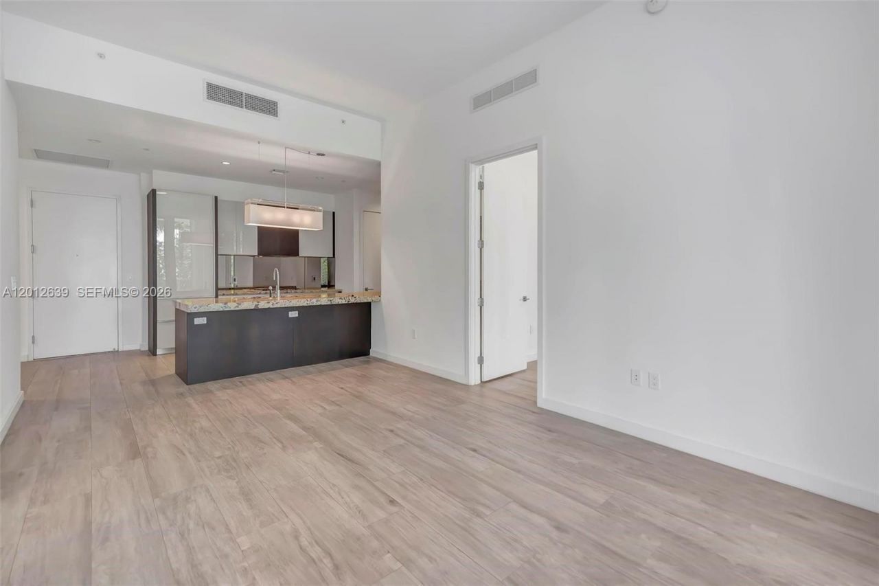 2831 S Bayshore Dr , Unit 402, Miami, FL 33133 Photo