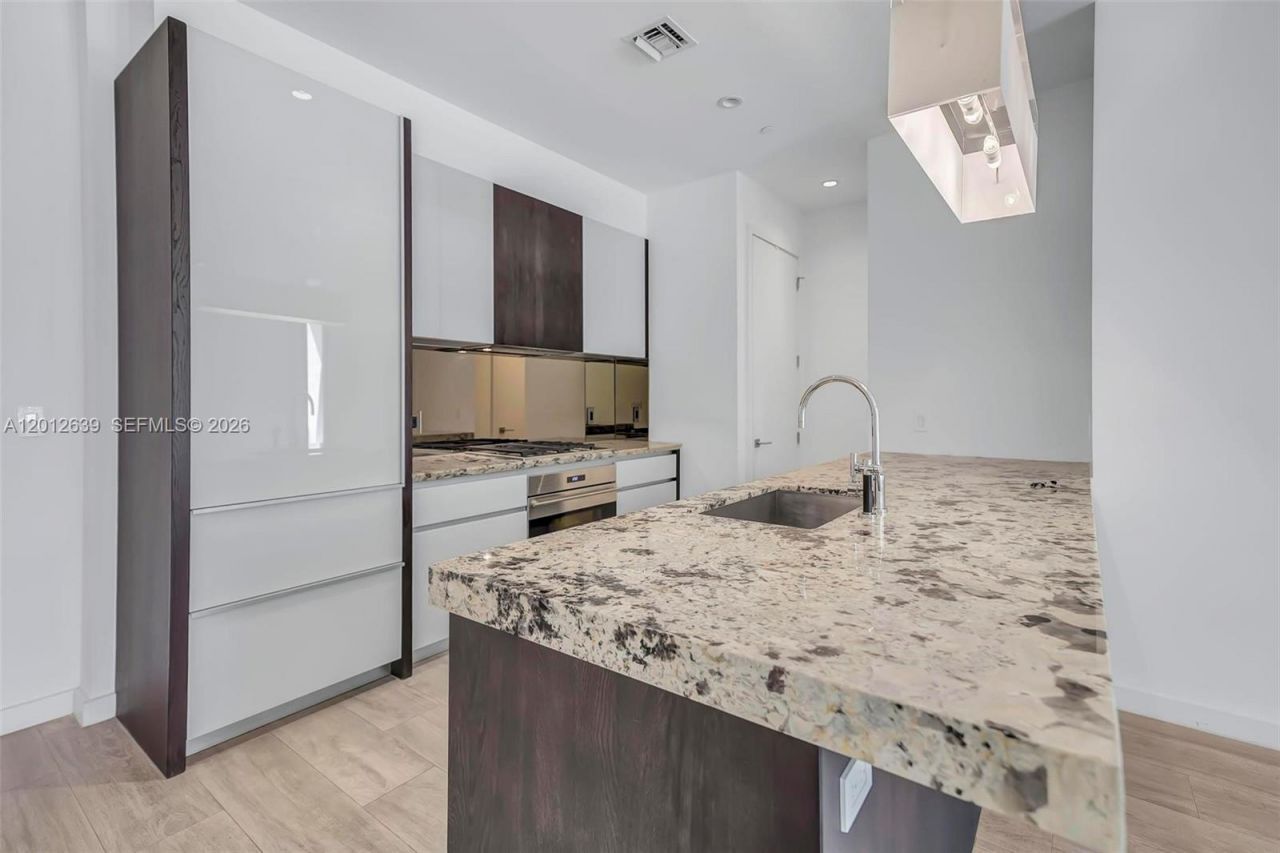 2831 S Bayshore Dr , Unit 402, Miami, FL 33133 Photo