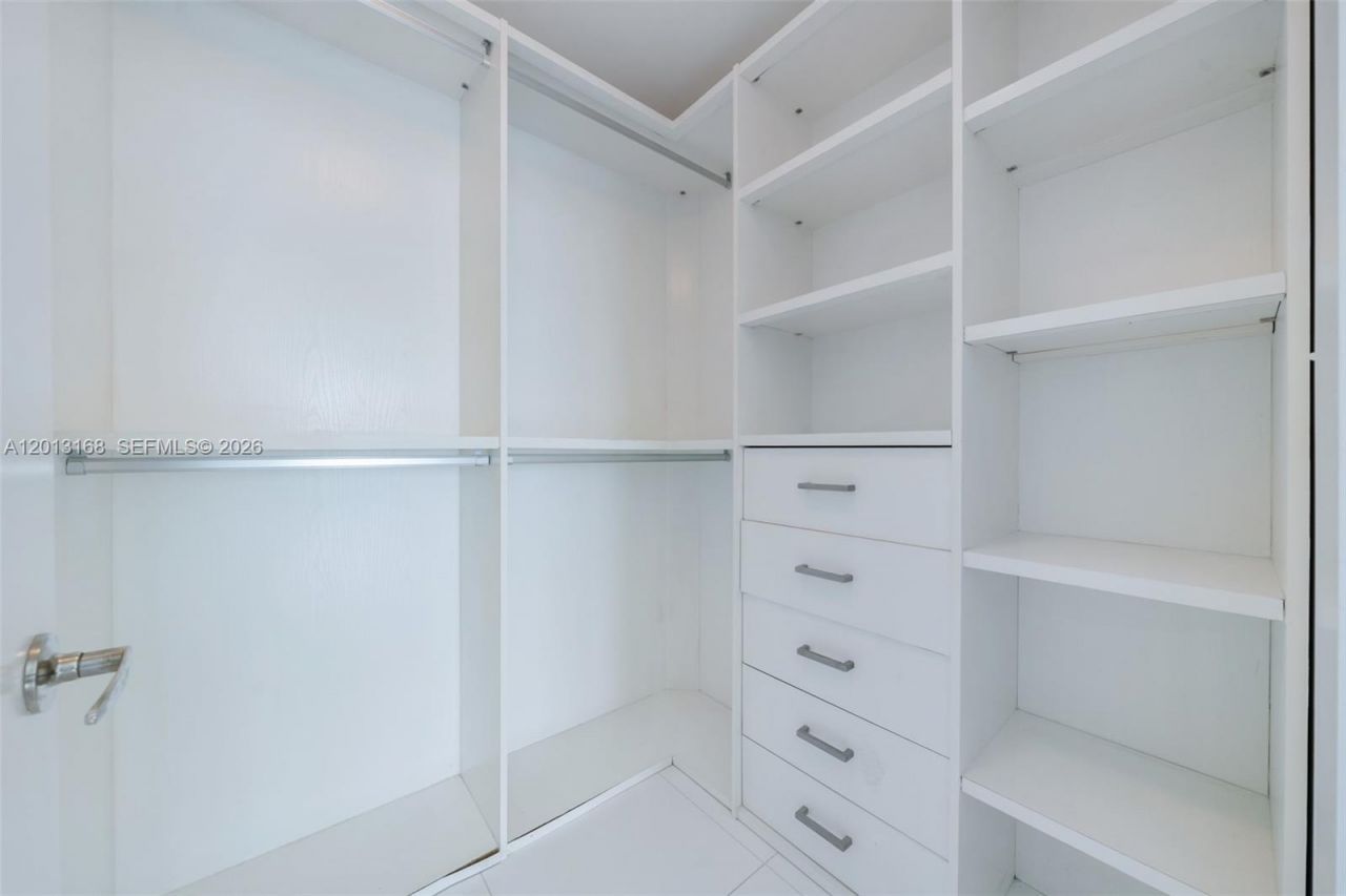 900 Biscayne Blvd , Unit 4006, Miami, FL 33132 Photo