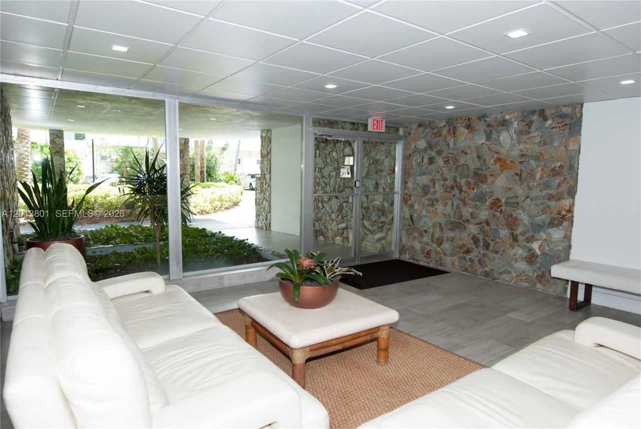 210 Seaview Dr, Unit 405, Key Biscayne, FL 33149 Photo