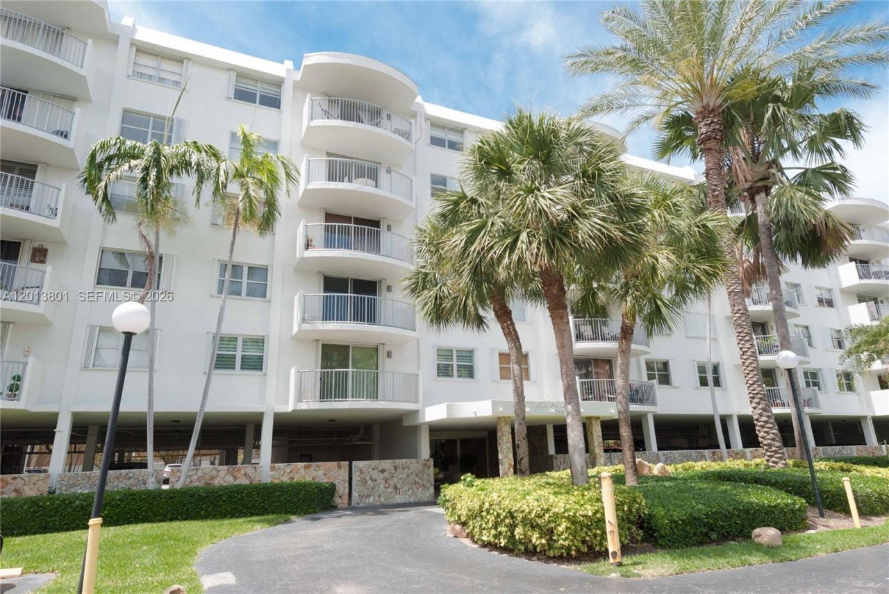 210 Seaview Dr, Unit 405, Key Biscayne, FL 33149 Photo