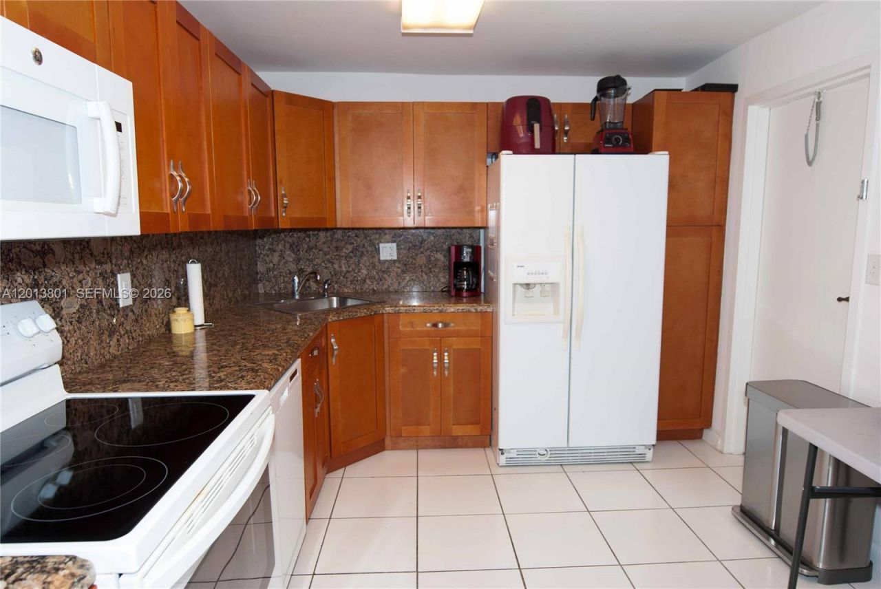 210 Seaview Dr, Unit 405, Key Biscayne, FL 33149 Photo