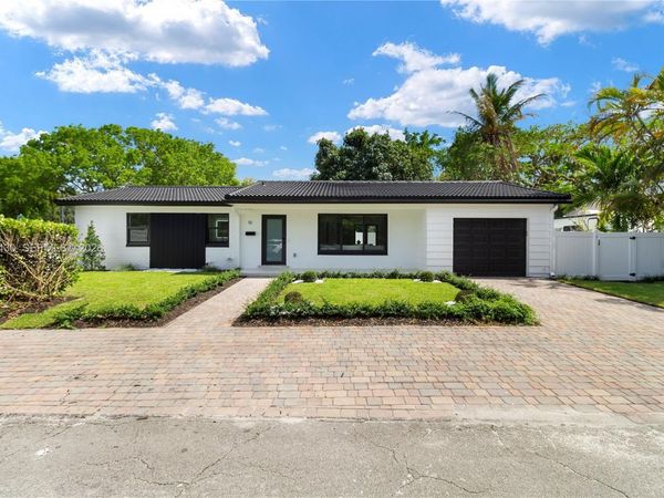10 NW 100th St , Miami Shores, FL 33150