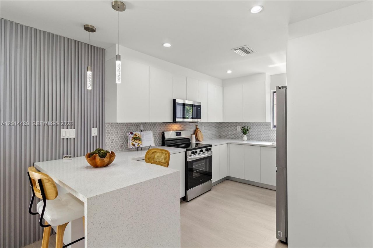 10 NW 100th St , Miami Shores, FL 33150 Photo