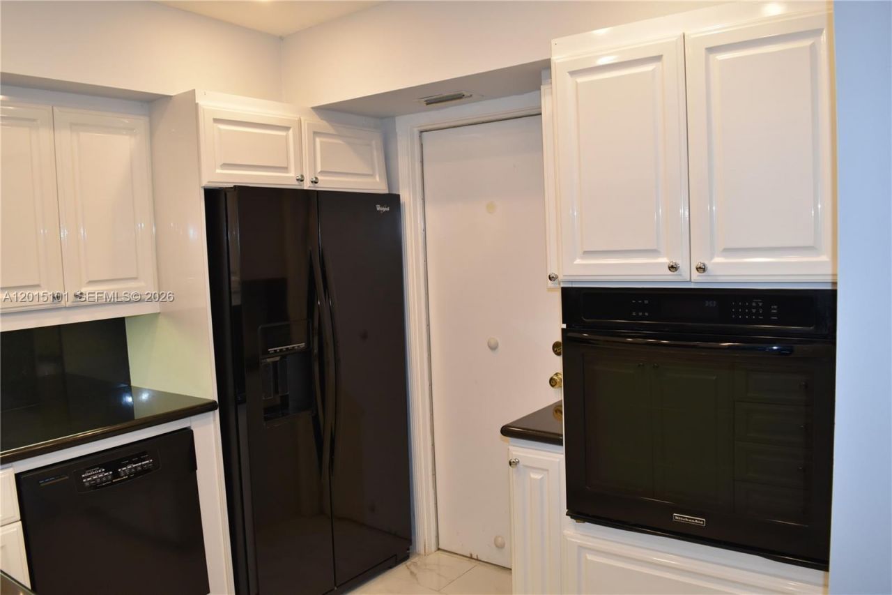 1881 Middle River Dr, Unit 402, Fort Lauderdale, FL 33305 Photo