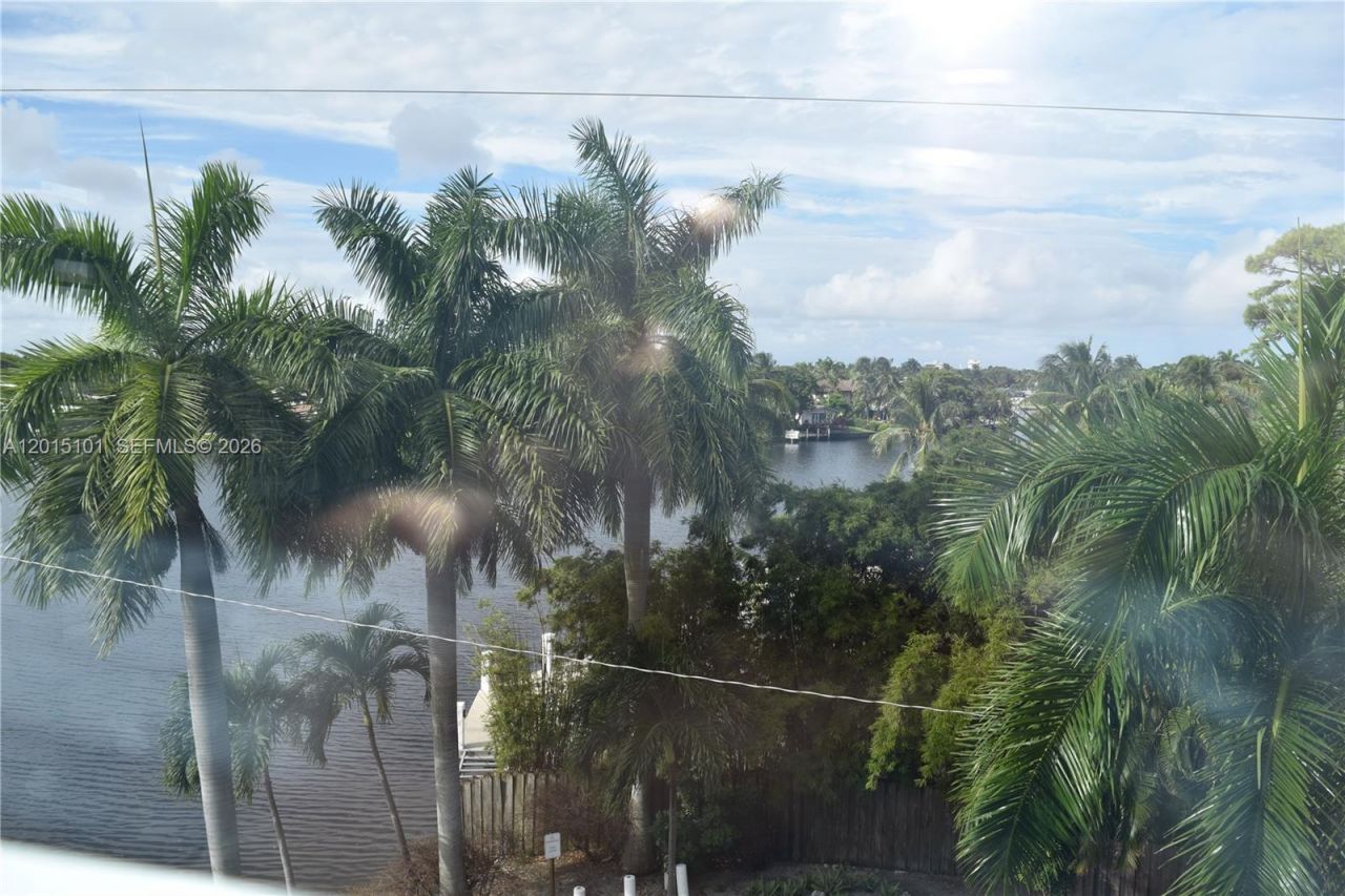 1881 Middle River Dr, Unit 402, Fort Lauderdale, FL 33305 Photo