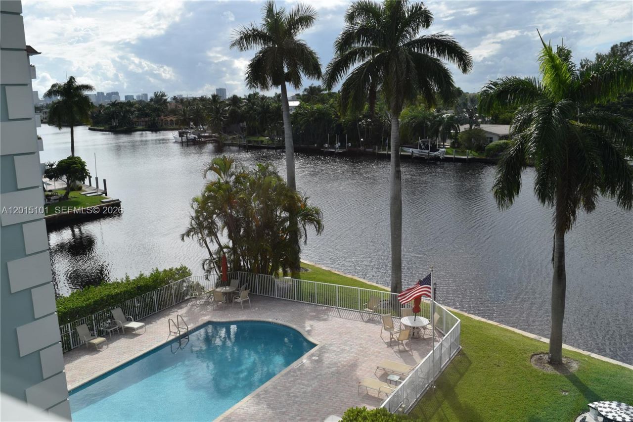 1881 Middle River Dr, Unit 402, Fort Lauderdale, FL 33305 Photo