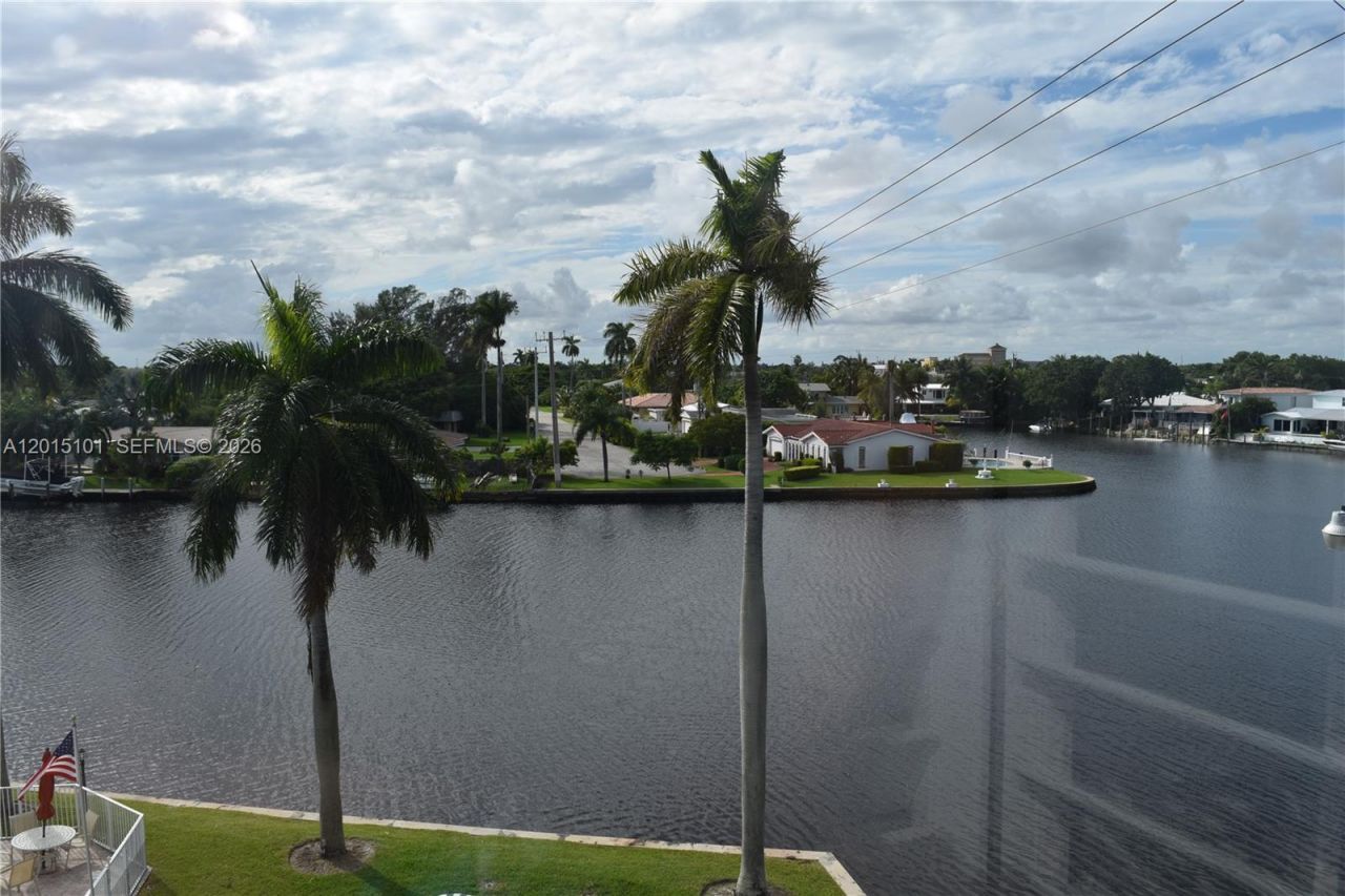 1881 Middle River Dr, Unit 402, Fort Lauderdale, FL 33305 Photo