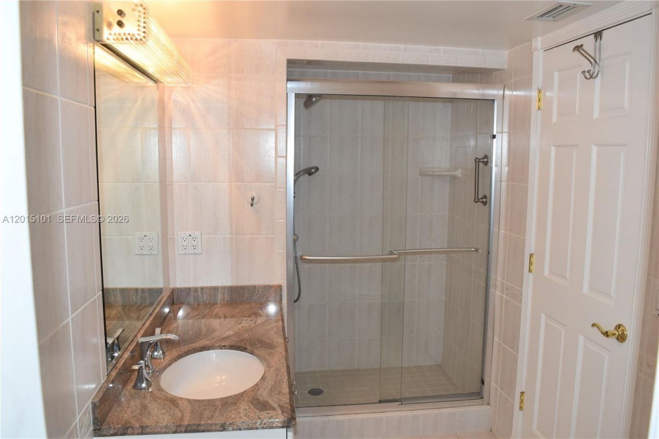 1881 Middle River Dr, Unit 402, Fort Lauderdale, FL 33305 Photo