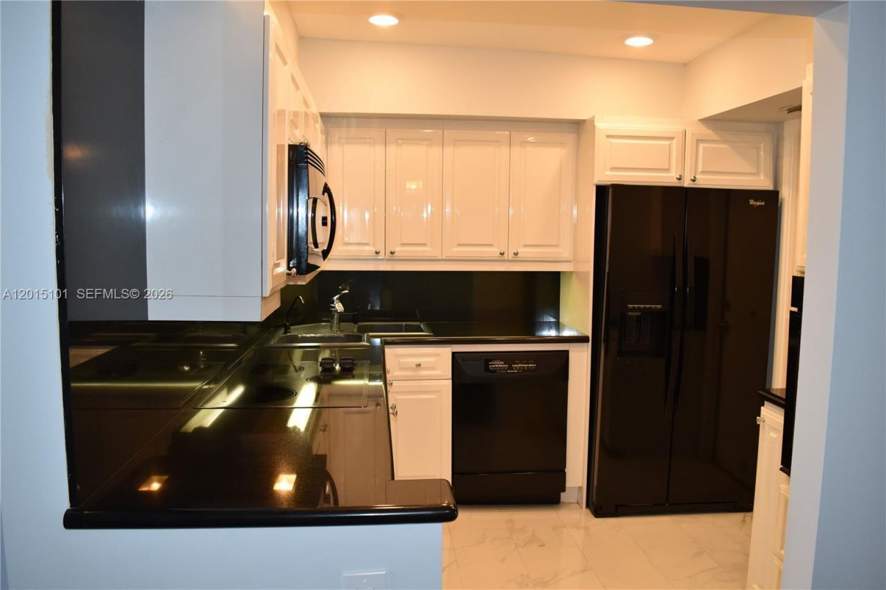 1881 Middle River Dr, Unit 402, Fort Lauderdale, FL 33305 Photo
