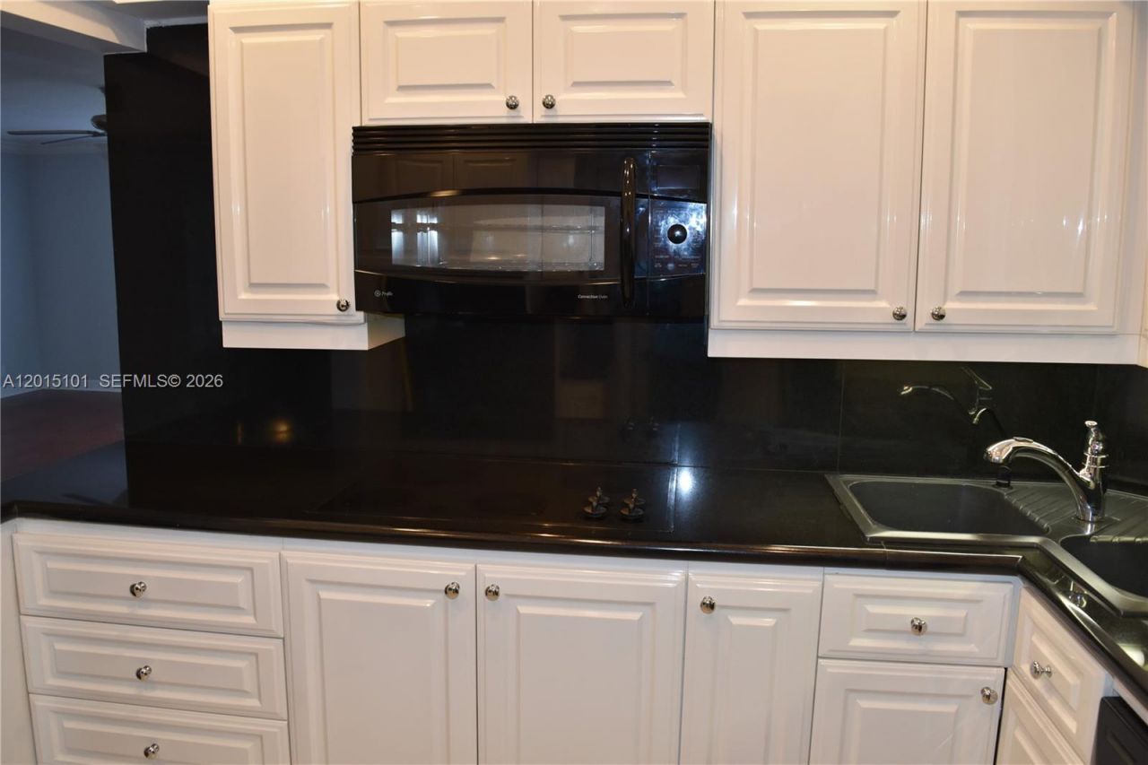 1881 Middle River Dr, Unit 402, Fort Lauderdale, FL 33305 Photo