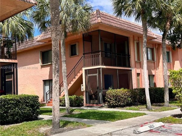 215 Lakeview Dr , Unit 101, Weston, FL 33326