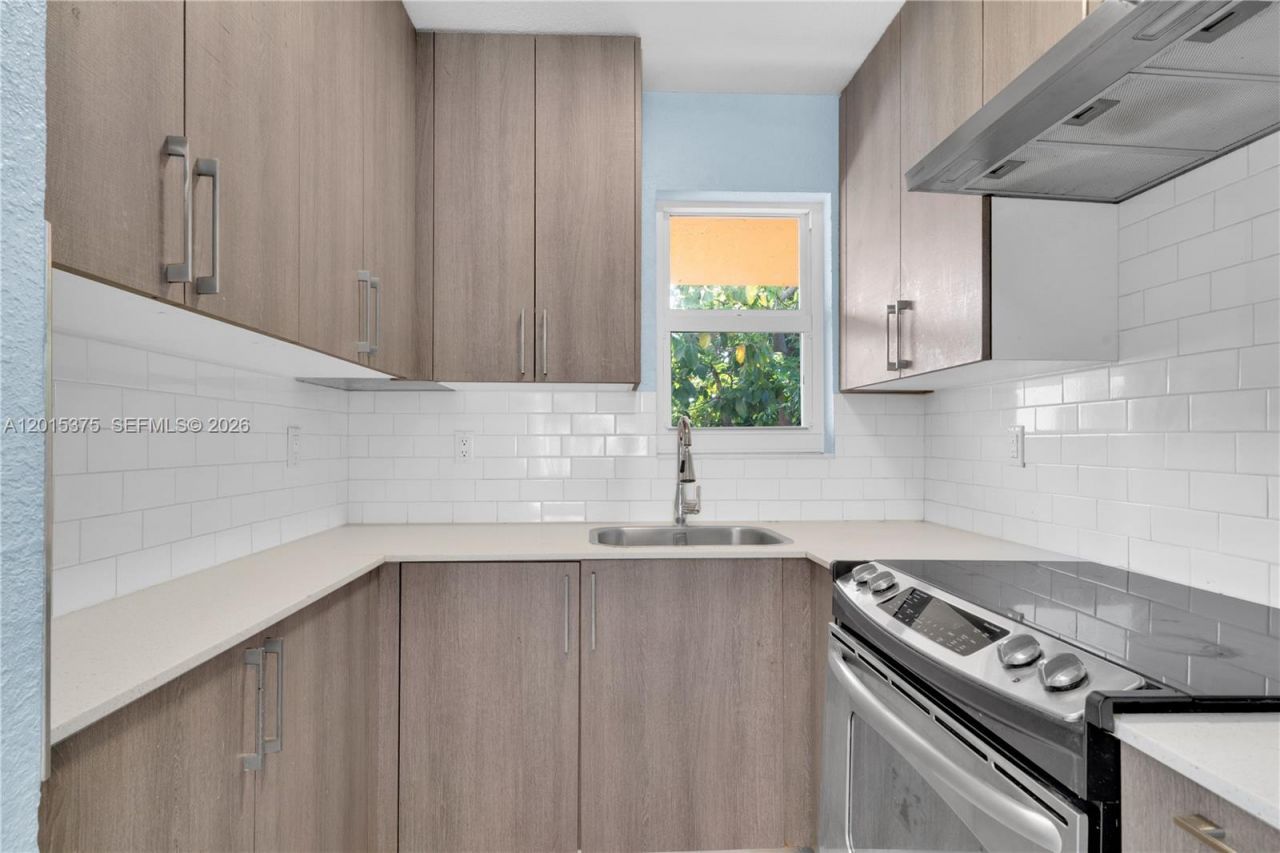 1250 SW 4th St, Unit 6, Miami, FL 33135 Photo