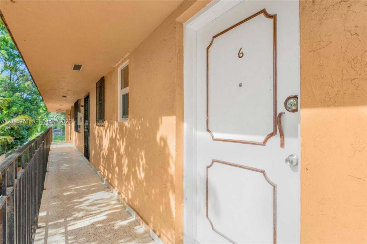 1250 SW 4th St, Unit 6, Miami, FL 33135 Photo