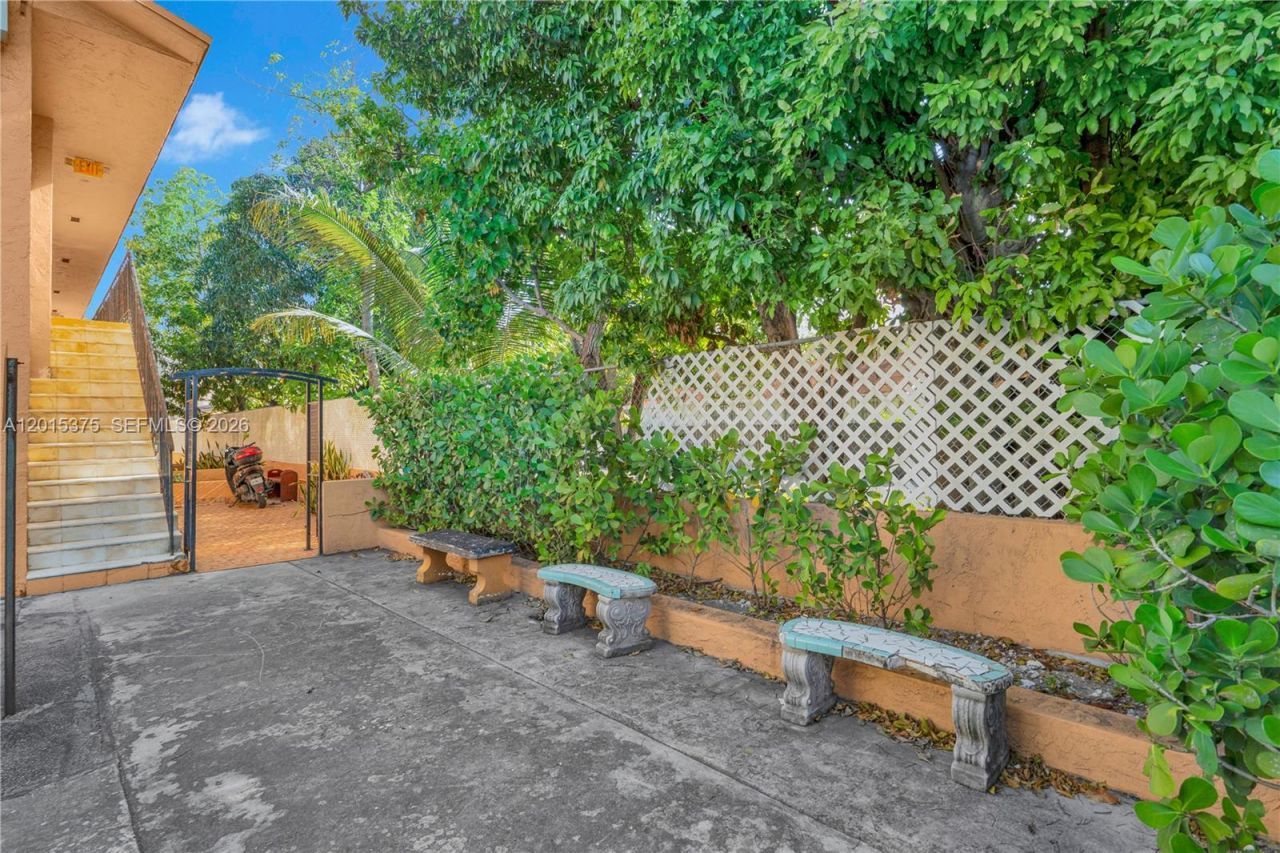 1250 SW 4th St, Unit 6, Miami, FL 33135 Photo