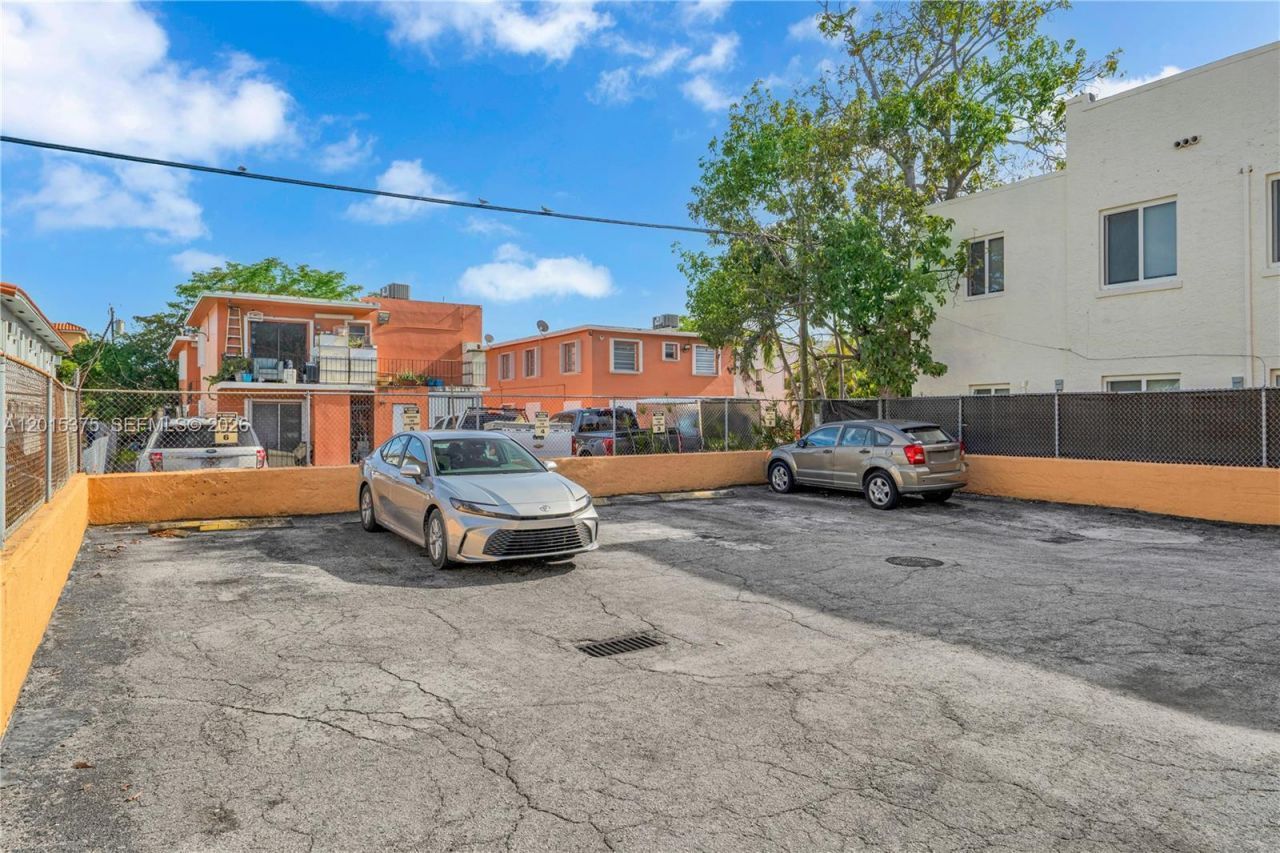 1250 SW 4th St, Unit 6, Miami, FL 33135 Photo