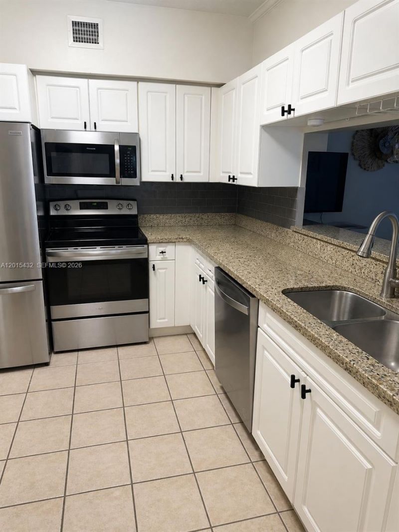 17150 N Bay Rd, Unit 2620, Sunny Isles Beach, FL 33160 Photo