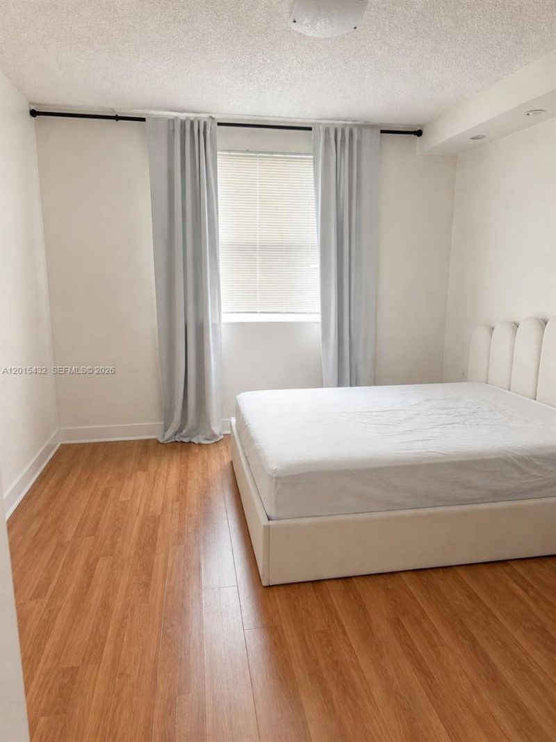 17150 N Bay Rd, Unit 2620, Sunny Isles Beach, FL 33160 Photo