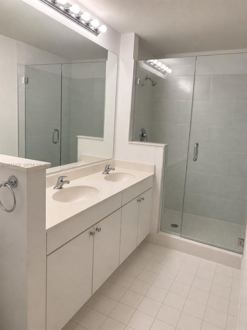17150 N Bay Rd, Unit 2620, Sunny Isles Beach, FL 33160 Photo