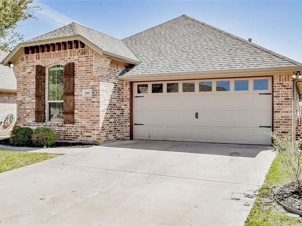 204 Captains Court, Granbury, TX 76049