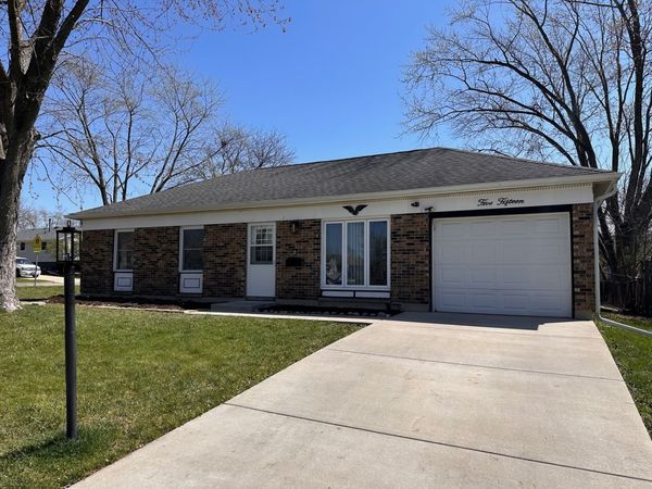515 Freeman Avenue , Streamwood, IL 60107