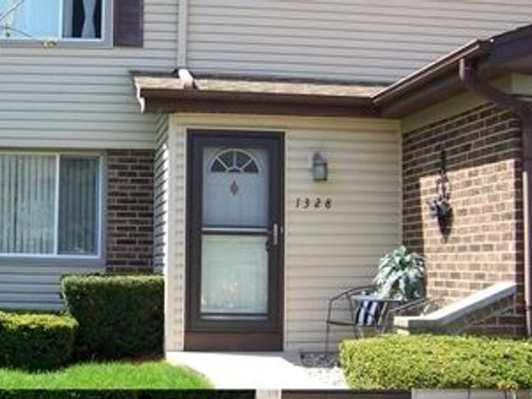 1328 Dove Court , Mount Prospect, IL 60056