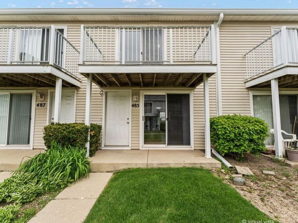 485 Meadow Green Lane , Round Lake Beach, IL 60073