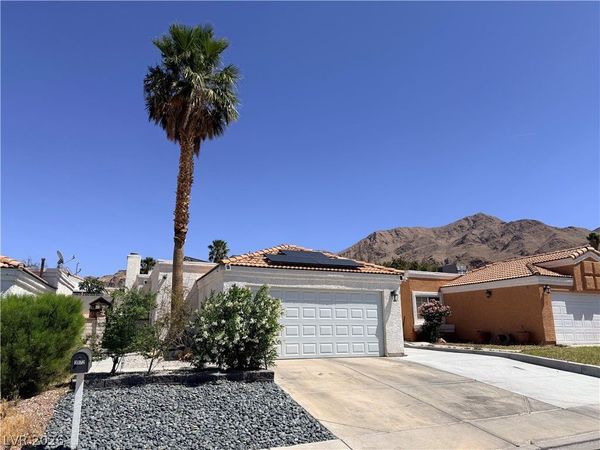 2372 Beaver Bay Court , Las Vegas, NV 89156