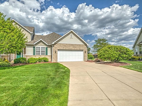 8113 Victoria Place, Crown Point, IN 46307
