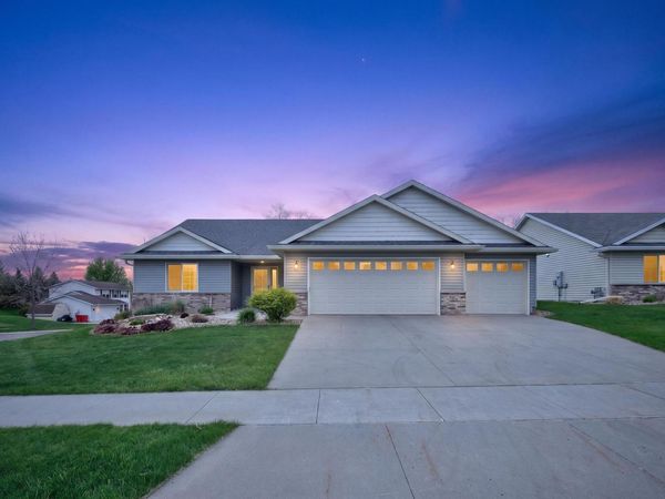 2528 Hawk Ridge Court SE, Rochester, MN 55904