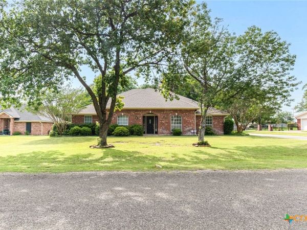 1806 Chisholm Trail , Salado, TX 76571