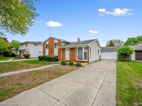 6842 Geronimo Street , Westland, MI 48185