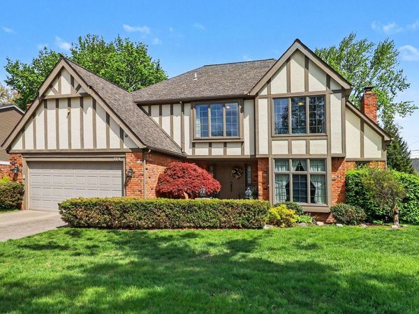 273 Eckford Drive, Troy, MI 48085
