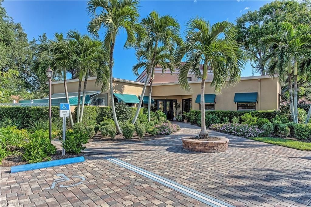 522 Beachwalk Cir , Naples, FL 34108 Photo