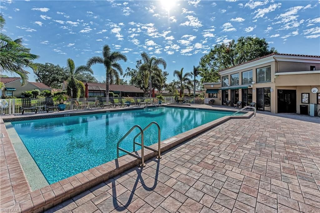 522 Beachwalk Cir , Naples, FL 34108 Photo
