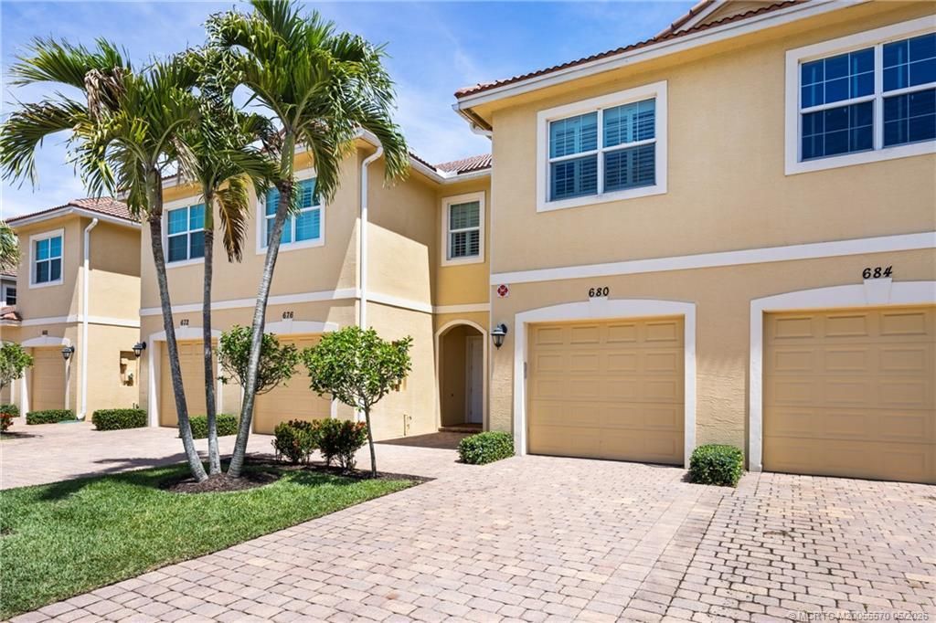 680 SW Glen Crest Way, Stuart, FL 34997 Photo