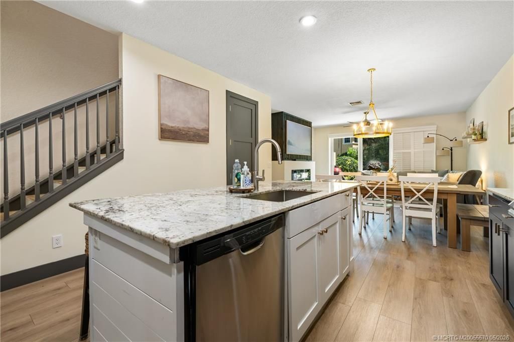 680 SW Glen Crest Way, Stuart, FL 34997 Photo