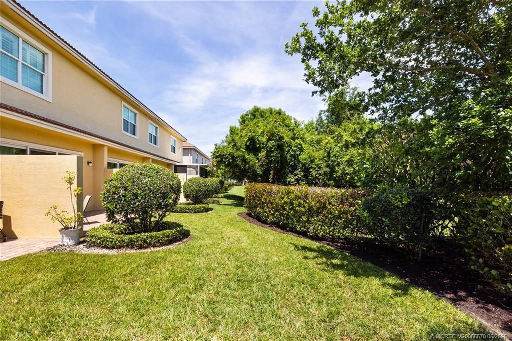 680 SW Glen Crest Way, Stuart, FL 34997 Photo